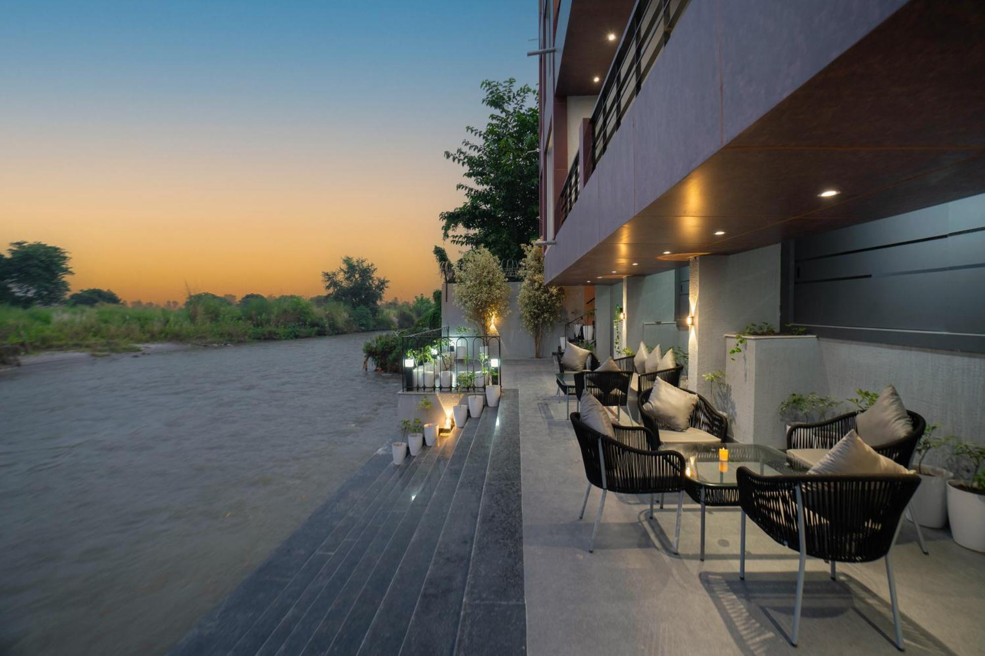 The Ganges Riverside Escape With A Private Ghat Haridwār Exteriör bild